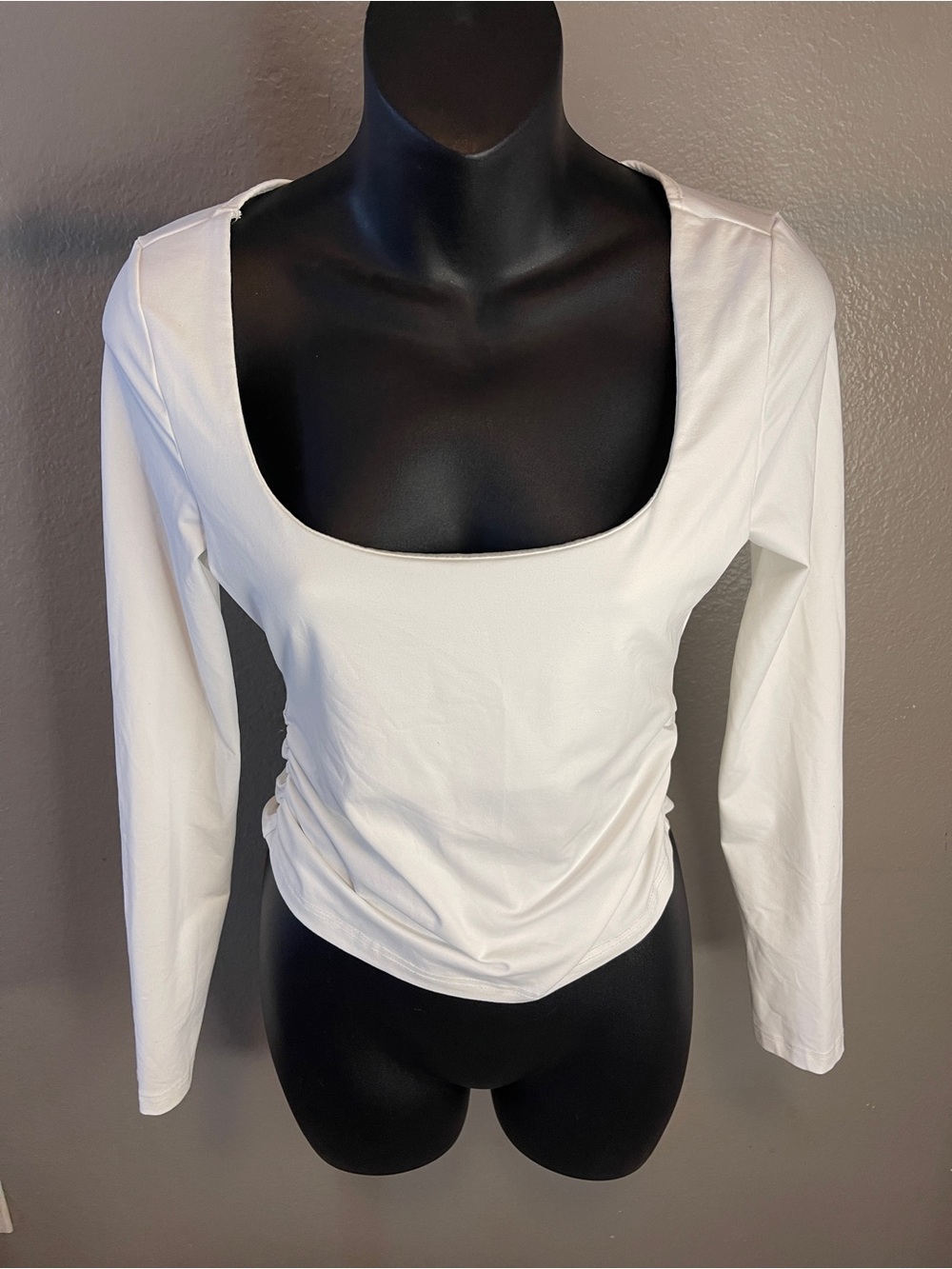 Women’s White Long-Sleeve Square Neck Top